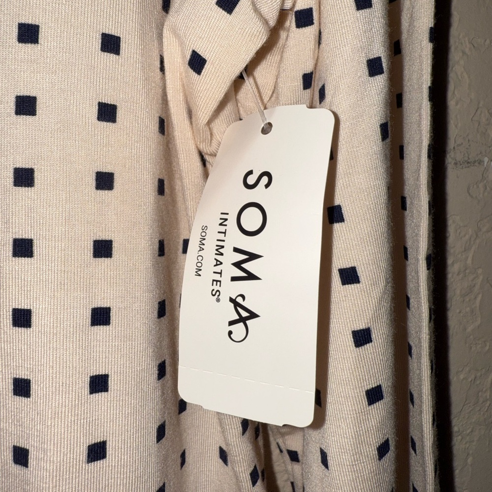 Soma Cool Nights crème colored pajama shirt with Black Dots- BNWT - Picture 7 of 10